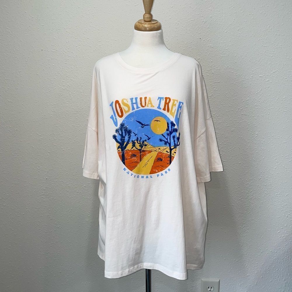 Plus Size Joshua Tree Grapic Tee Size 2X
